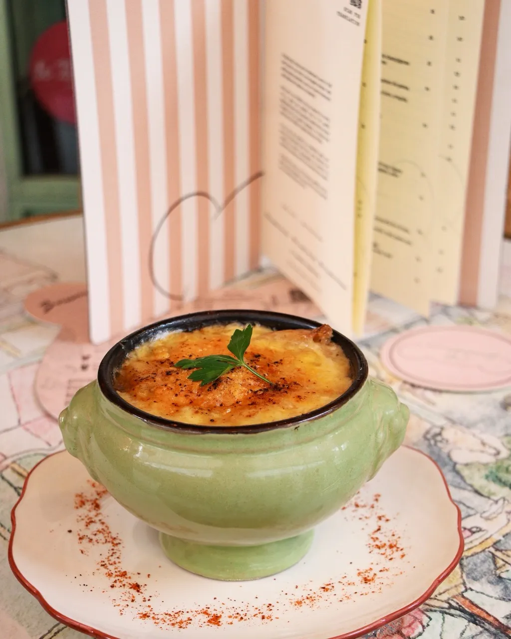 Soupe à l’oignon gratinée